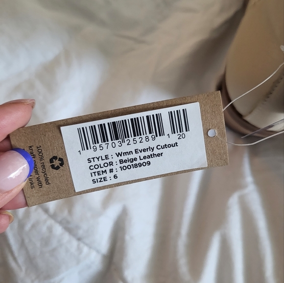 Toms Everly Cutout Boot in beige leather - Picture 5 of 6